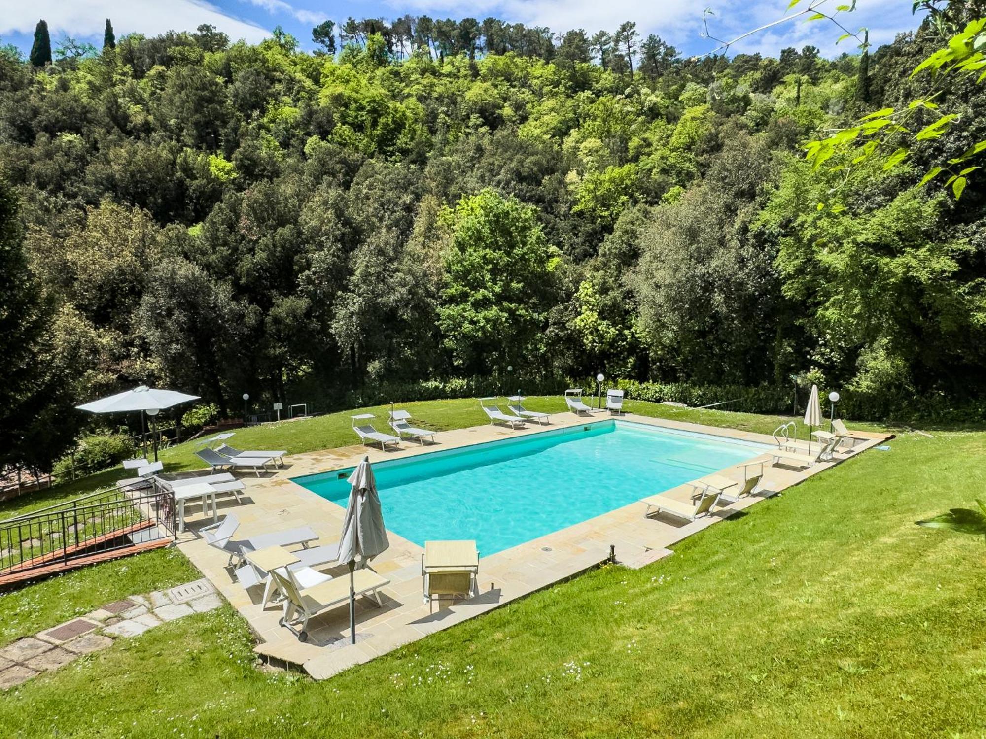 La Ferriera Exclusive Resort - Pool & Waterfall Loro Ciuffenna Exterior photo