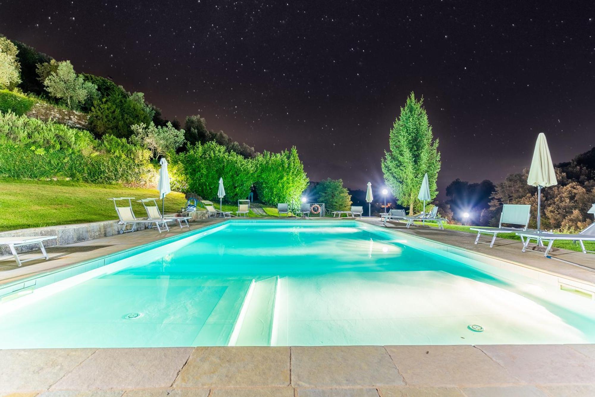La Ferriera Exclusive Resort - Pool & Waterfall Loro Ciuffenna Exterior photo